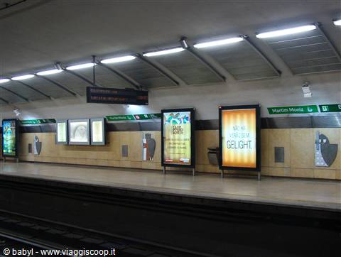 the spotless Lisbon metro