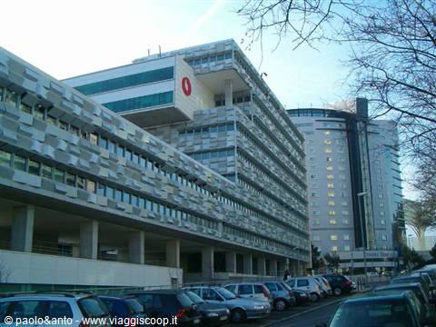 vodafone building and hotel tivoli
