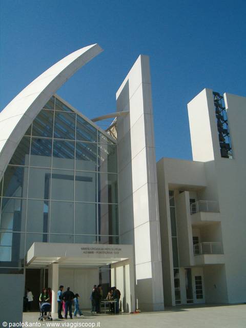 Richard Meier's Dives in Misericordia church in Rome, white sail and visitors