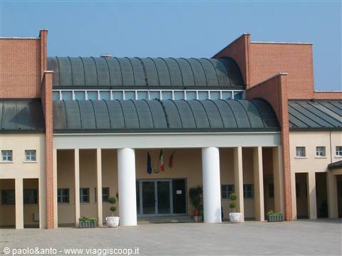 the entrance of the town hall