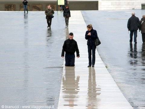 FATIMA, THE VAST SQUARE OF THE SANCTUARY WITH PILGRIMS