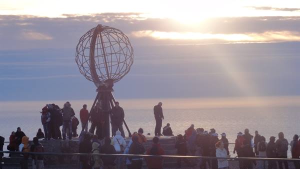 NORTH CAPE MIDNIGHT SUN