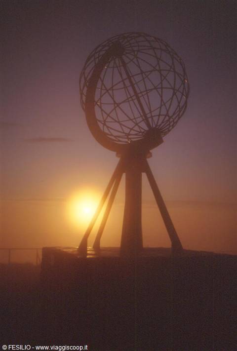 NORTH CAPE AT 00 SOLAR TIME