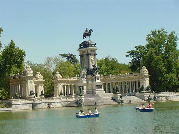 Rowboats on the pond before the Alfonso XII monument, Retiro, Madrid