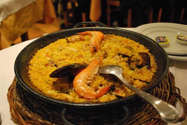 The unavoidable Paella