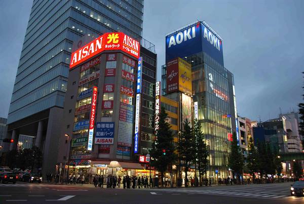 Tokyo by night
