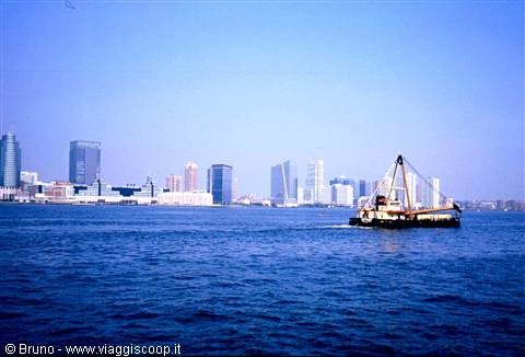 Manhattan Bay