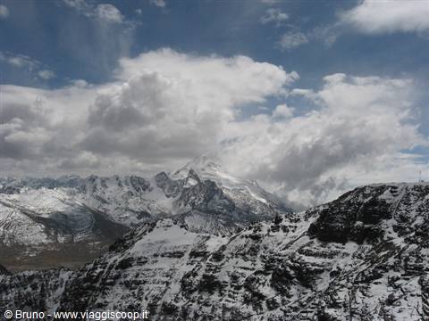 Panorama from the summit of the Chacaltaya (5395 m)