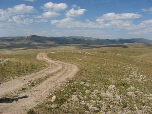 Road towards Tsetserleg