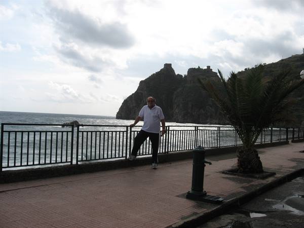 ... and in the background Capo Sant'Alessio
