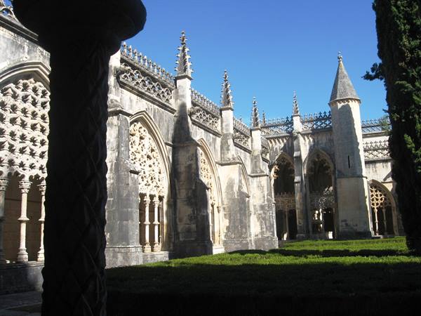 Batalha : a stunning cloister