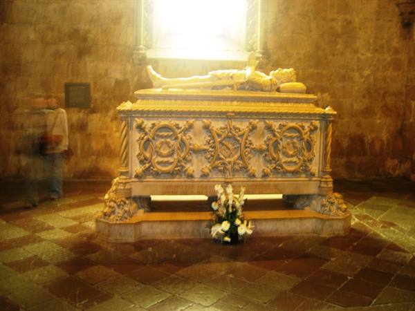 The Jerónimos Monastery : tomb of Camões