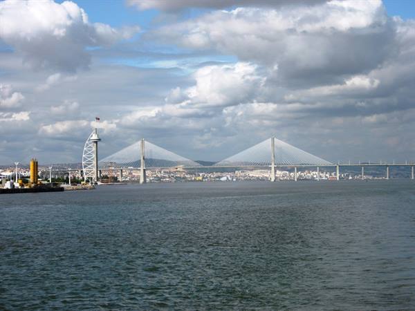 start of the Vasco da Gama Bridge