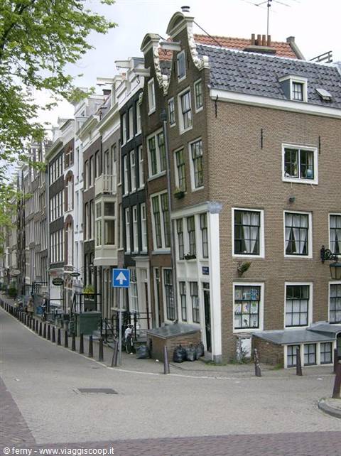 Leaning houses