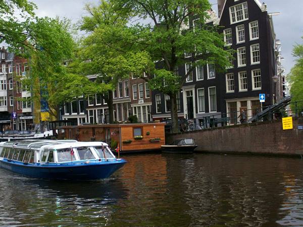 Floating houses