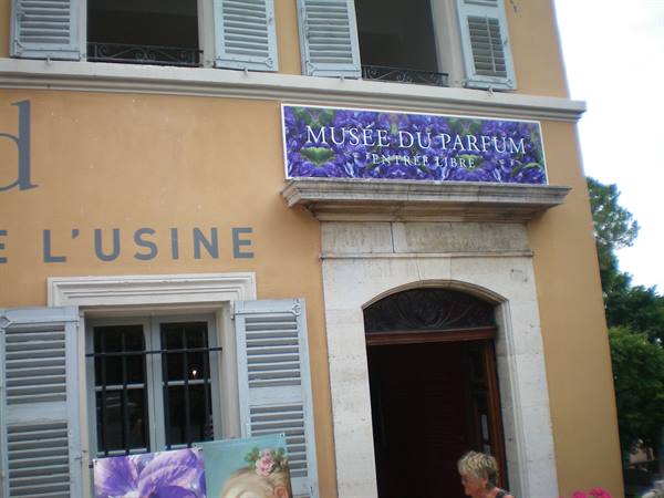 entrance grasse museum