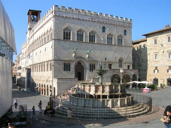 Marble Fontana Maggiore in front of Palazzo dei Priori in Perugia