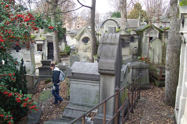 PERE LACHAISE CEMETERY