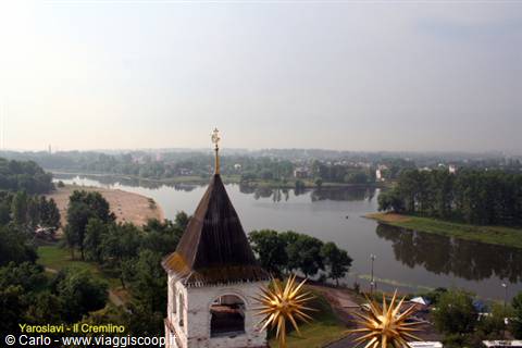 Yaroslavl: white Kremlin tower overlooking the confluence of the Volga and Kotorosl rivers