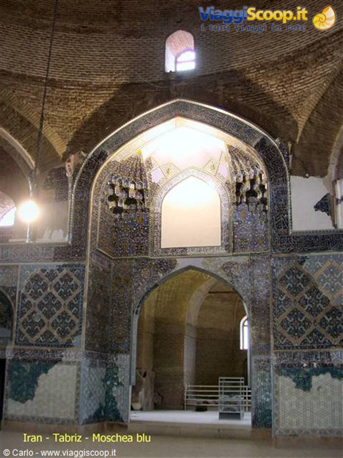 Tabriz, Blue Mosque: brick interior with blue tiles and damaged arches