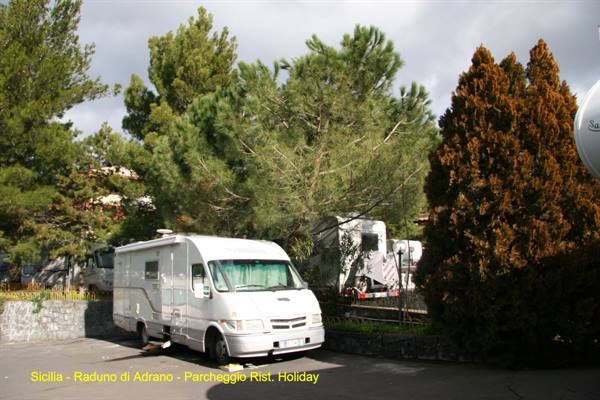 Adrano gathering - Restaurant car park