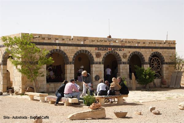 Syria - Highway - Bagdad Cafè