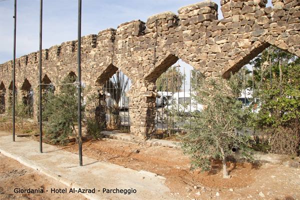 Jordan - Al-Azrad Hotel Parking