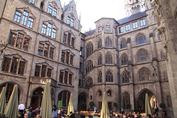 Munich - Neues Rathaus - inner courtyard
