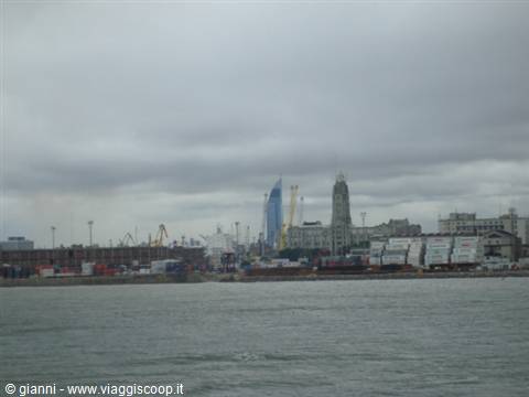 Montevideo: the port.