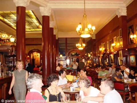 Caffè Tortoni: interior.
