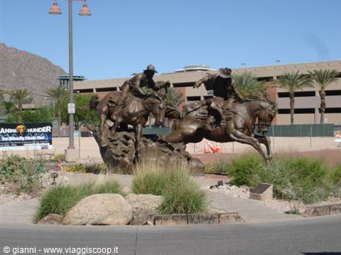Scottsdale: Pony Express monument