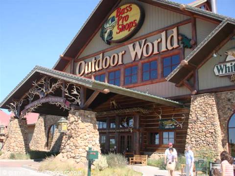 Phoenix: huge hunting, fishing and leisure store