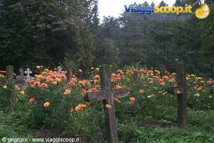 DRAGOMIRNA - the cemetery