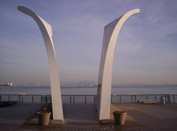 Staten Island, Monument to the Twin Towers