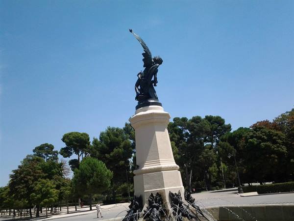 El Angel Caido park of the Buen Retiro