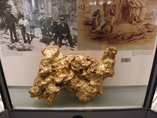 Australian Museum gold nugget