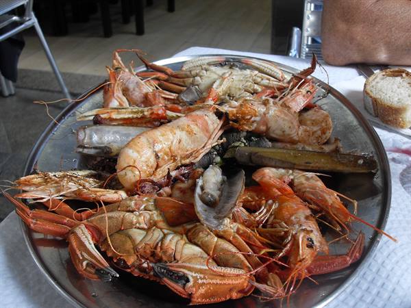 seafood grill with goose barnacles