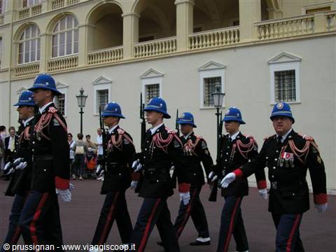 12 o'clock: Changing of the Guard