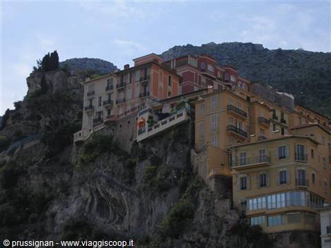 a house in the mountains