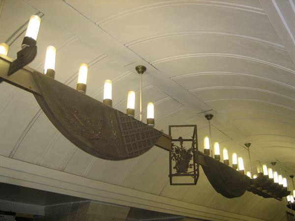 Metropolitan chandeliers