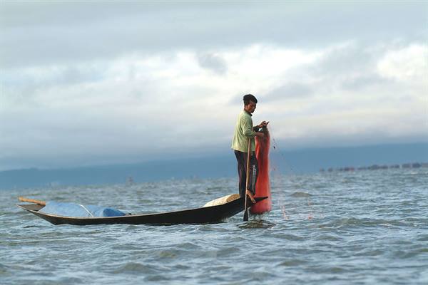 fishing on Inle lake