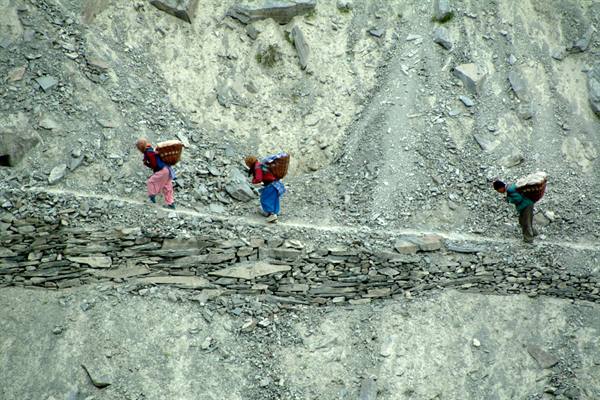 Carrying stones towards Phuktal