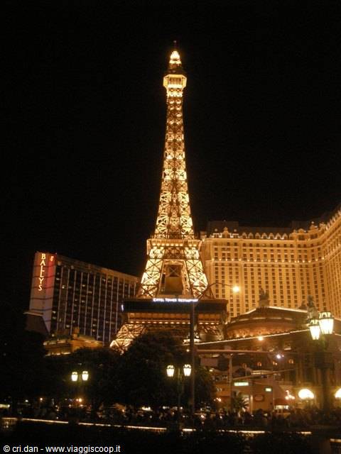 Las Vegas: the illuminated Eiffel Tower replica at the Paris hotel by night