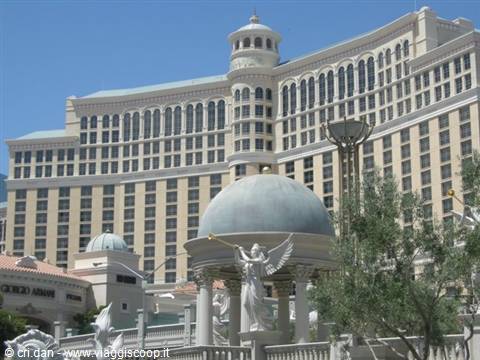 Angel statue fountain in front of Caesars Palace hotel in Las Vegas
