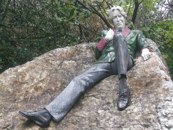 Statue of Oscar Wilde