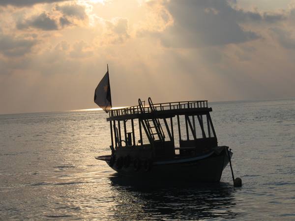 The Dhoni..the Maldivian bus