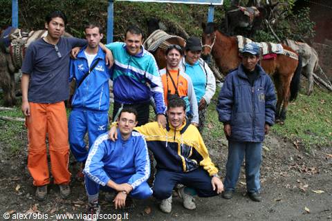 Tourists, guide and porters!!