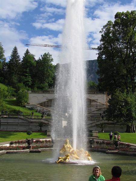 Fountain running