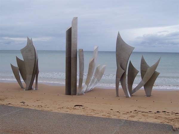 Omaha beach, monument to the fallen