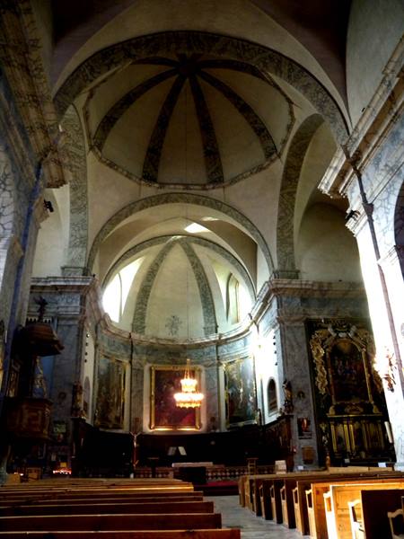 Briançon church interior